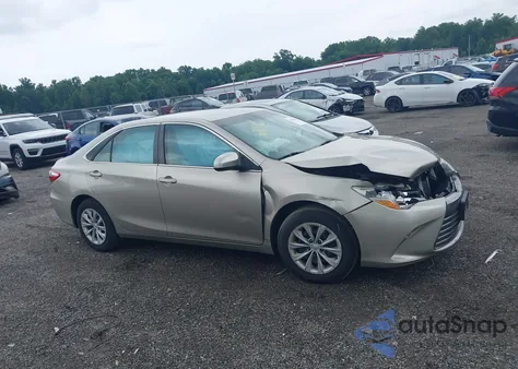 2016 Toyota Camry Le z USA, uszkodzony, nr VIN 4T4BF1FK9GR528887